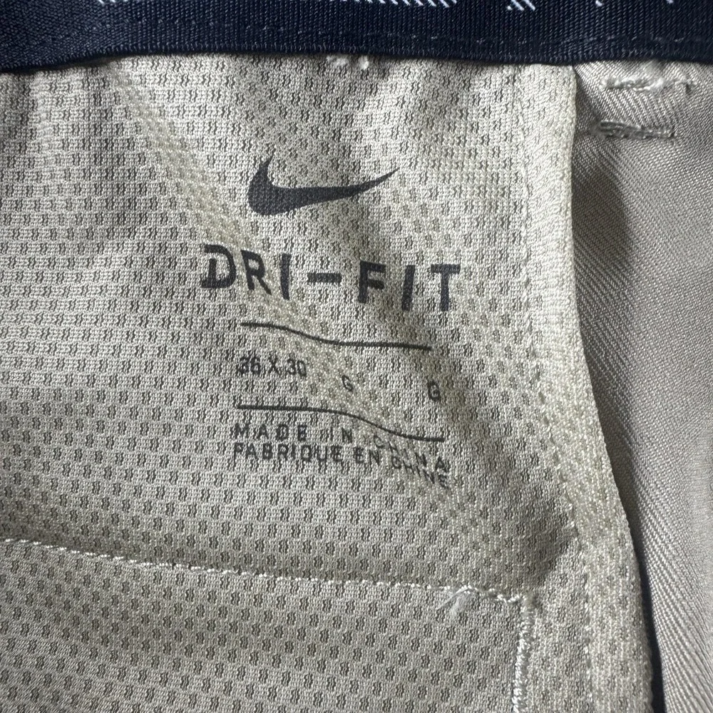 Nike Pants Mens 36x30 Beige Dri-FIT Khakis Twill Pockets Stretch Lightweight